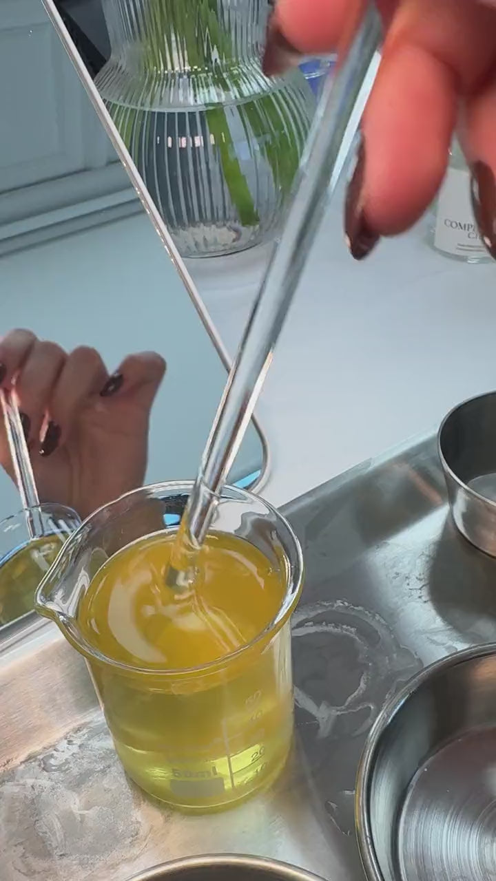 Stirring an oil phase in a glass beaker
